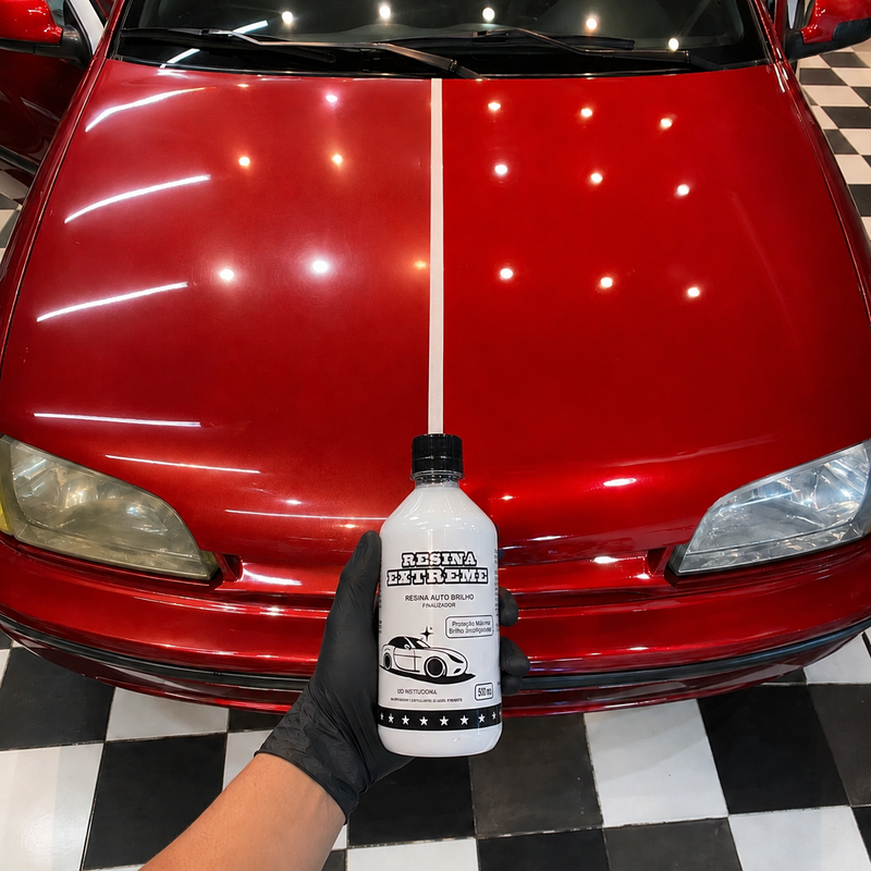 Antes e depois — capô de carro vermelho após aplicação da Resina Extreme, foto enviada pelo cliente Thiago de São Paulo